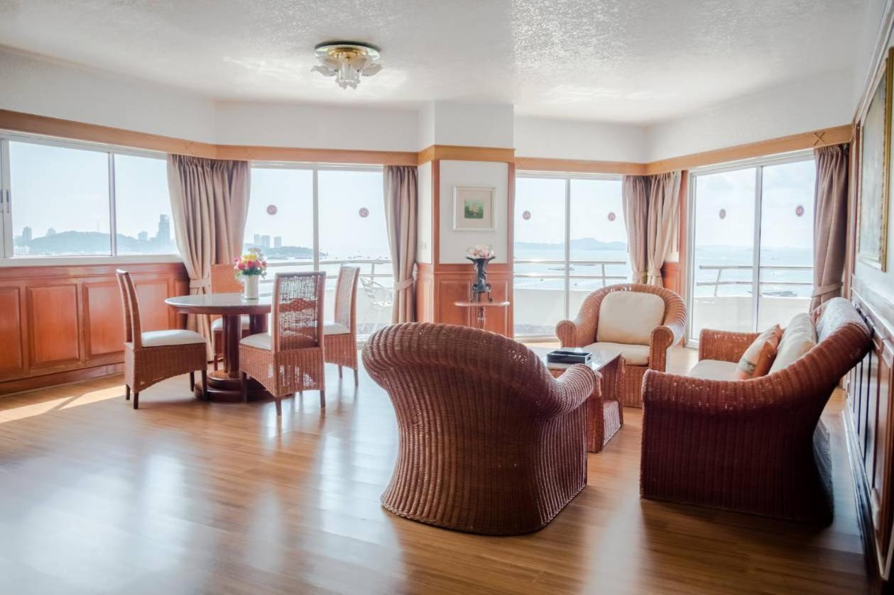 Markland Seaside Патая Екстериор снимка